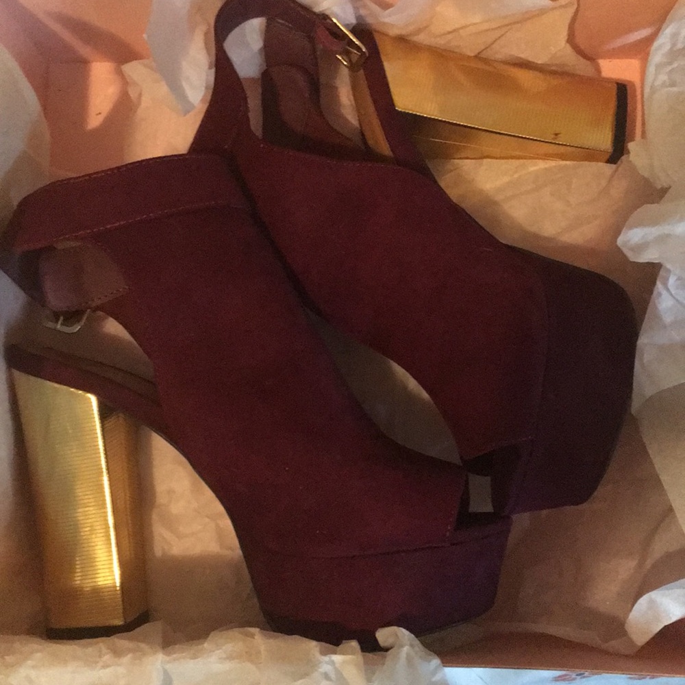 Size 9 Charlotte Russe suede heels